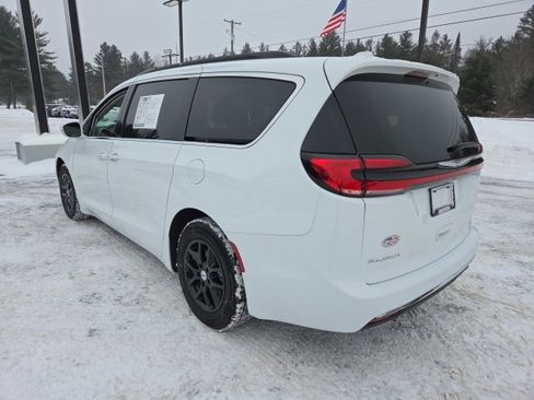 Used 2022 Chrysler Pacifica Touring-L image 23
