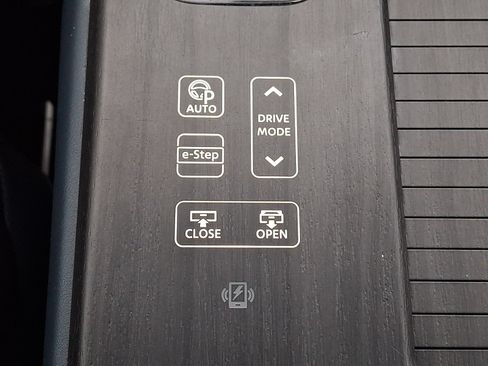 Certified 2024 Nissan Ariya AWD image 25