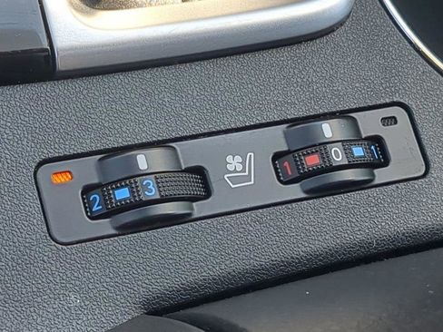 Used 2017 Toyota Highlander Limited image 23