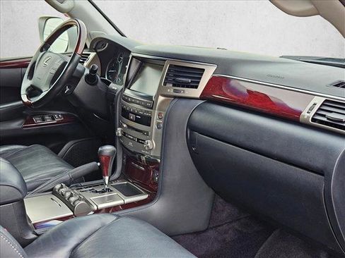 Used 2014 Lexus LX 570 4WD w/ Luxury Package image 25
