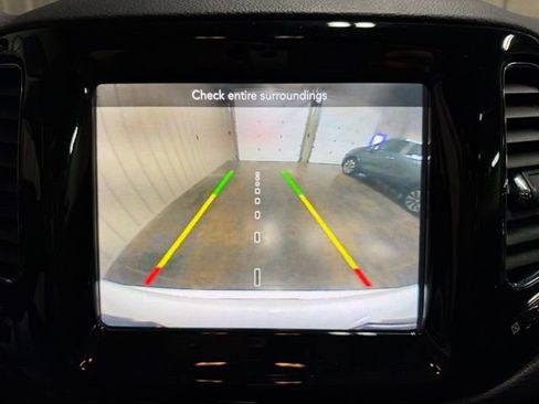 Used 2018 Jeep Compass Limited image 35