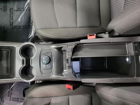 Used 2024 GMC Terrain SLE image 16