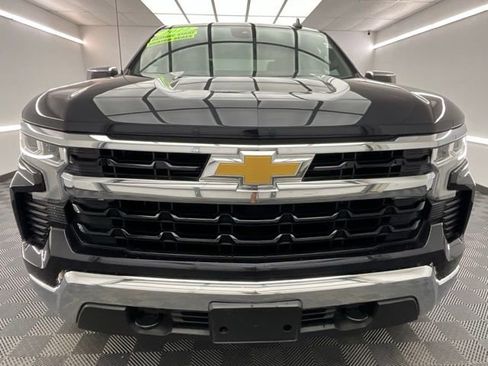Used 2022 Chevrolet Silverado 1500 LT image 2