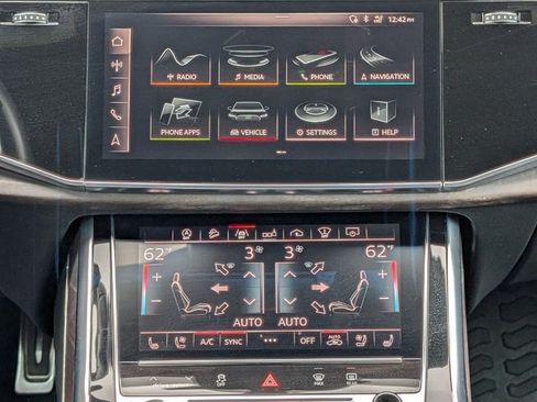 Used 2019 Audi Q8 Prestige w/ Towing Package AWD/4WD image 14