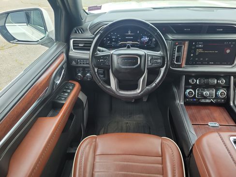 Used 2023 GMC Yukon XL Denali Ultimate AWD/4WD image 20