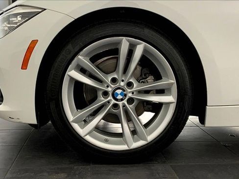 Used 2017 BMW 320i Sedan image 9