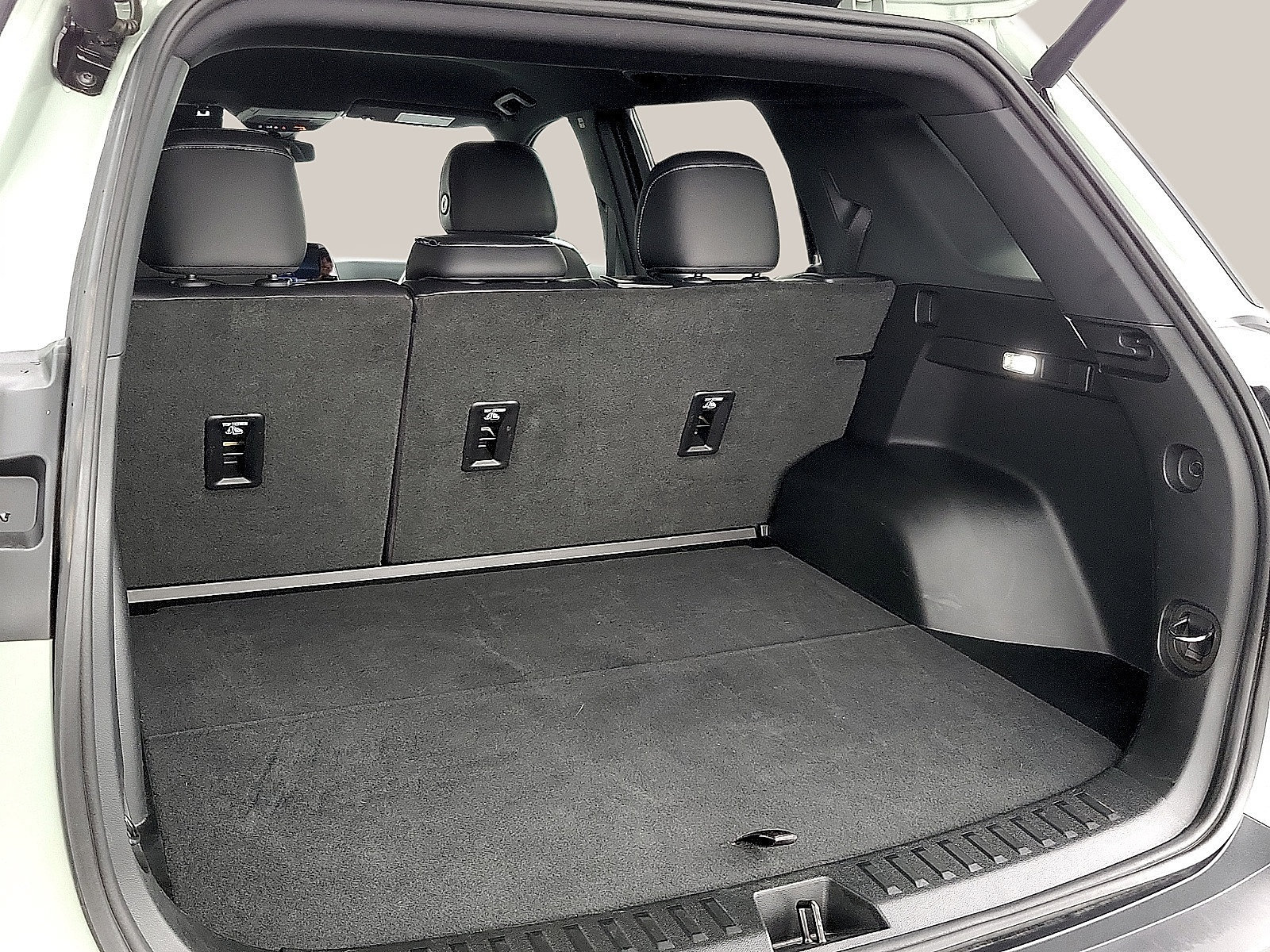 Used 2026 Chevrolet Equinox LT w/ Convenience Package II FWD image 8