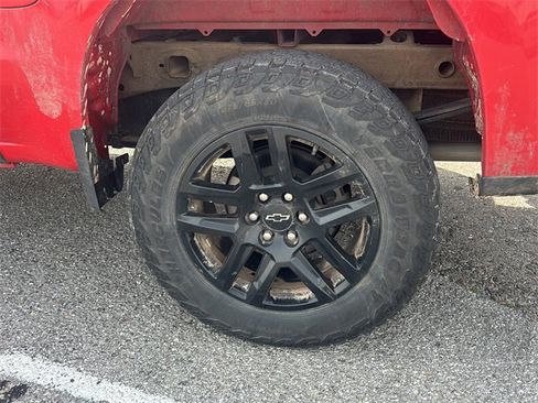 Used 2021 Chevrolet Silverado 1500 LT Trail Boss w/ LPO, Dark Essentials Package image 11