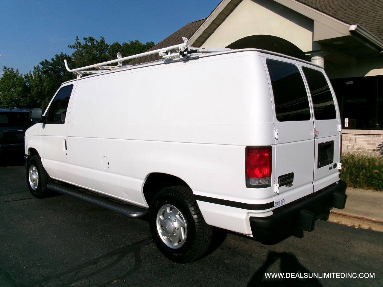 Used 2014 Ford E-250 and Econoline 250 w/ Power Group RWD image 4