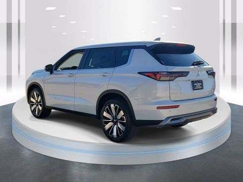 New 2026 Mitsubishi Outlander SE image 4