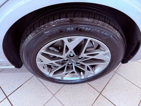 Used 2022 Genesis GV70 2.5T w/ Advanced Package AWD/4WD image 19