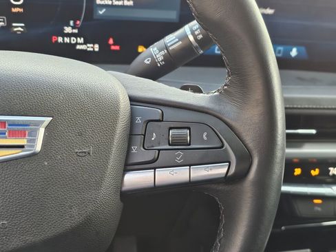 Used 2025 Cadillac XT4 Premium Luxury image 32