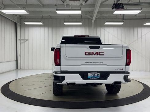 Used 2022 GMC Sierra 1500 AT4 image 7
