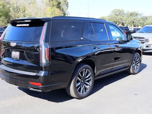 Used 2021 Cadillac Escalade Sport Platinum image 9