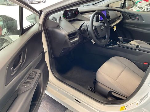 New 2026 Toyota Prius LE image 9