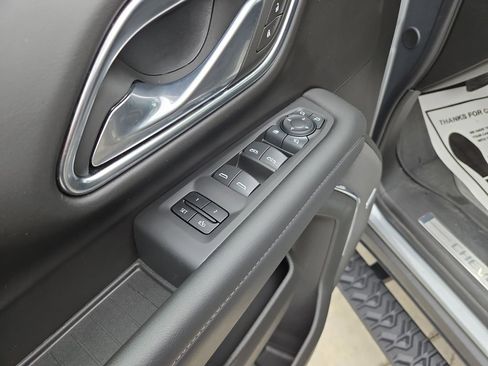 Used 2024 Chevrolet Tahoe Z71 image 13