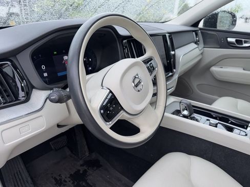Used 2023 Volvo XC60 B5 Plus w/ Climate Package AWD/4WD image 6