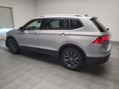 Used 2022 Volkswagen Tiguan SE FWD image 3