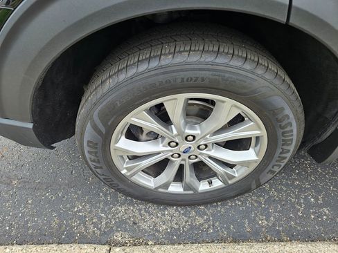 Used 2023 Ford Explorer Limited AWD/4WD image 11
