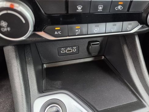 Used 2023 Nissan Sentra SV FWD image 12
