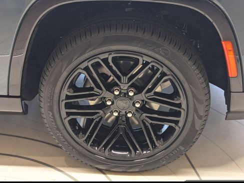 New 2026 Jeep Grand Wagoneer Limited image 9