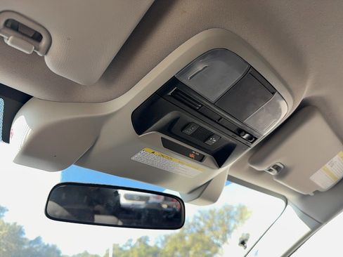 Used 2023 Subaru Crosstrek 2.0i image 18