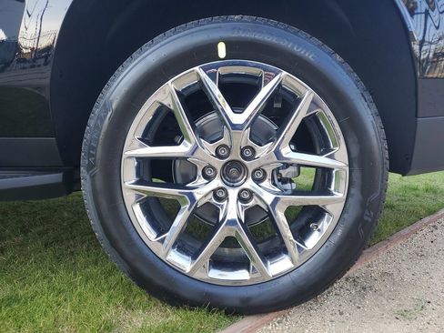 New 2026 Chevrolet Suburban LS w/ LPO, Dark Essentials Package image 5