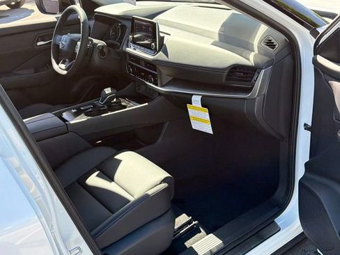 New 2026 Nissan Rogue SV FWD image 27
