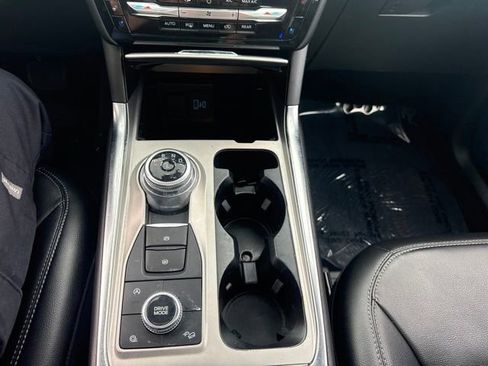 Used 2024 Ford Explorer Limited w/ Limited Technology Package AWD/4WD image 13