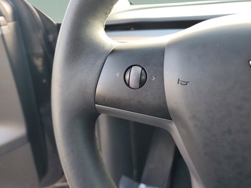 Used 2025 Tesla Model Y Long Range image 28