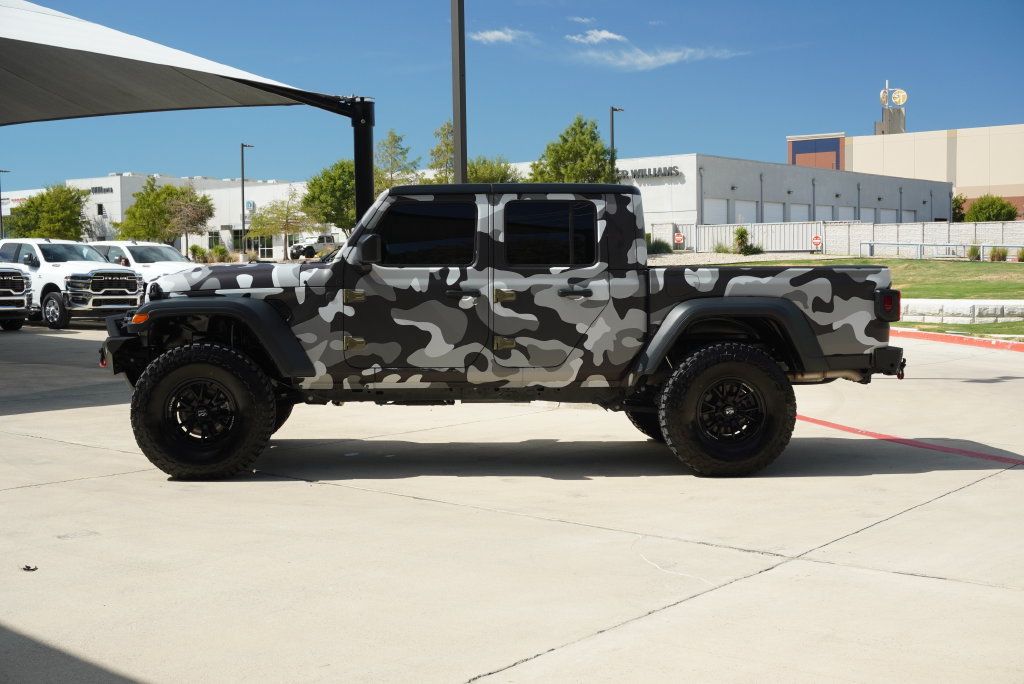Used 2025 Jeep Gladiator Sport AWD/4WD image 2