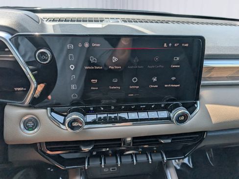 Certified 2025 GMC Canyon Denali AWD/4WD image 27