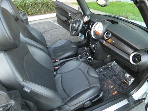 Used 2014 MINI Cooper S image 24