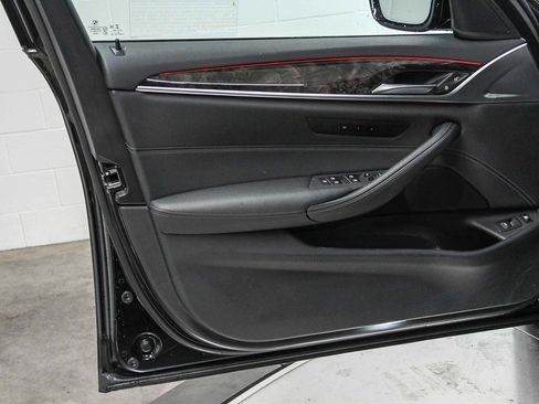 Certified 2023 BMW 530e w/ M Sport Package image 22