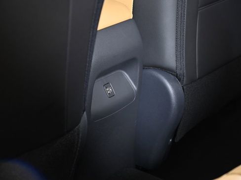 Certified 2025 Nissan Sentra SV w/ SV Premium Package FWD image 31