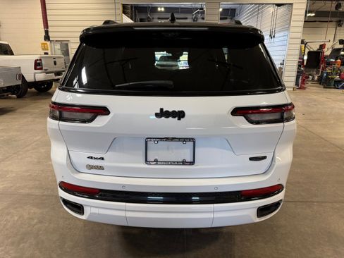 Used 2023 Jeep Grand Cherokee L Summit w/ Advanced Protech Group IV image 22