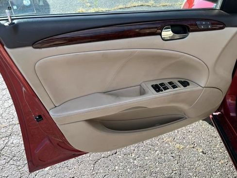 Used 2009 Buick Lucerne CXL image 13