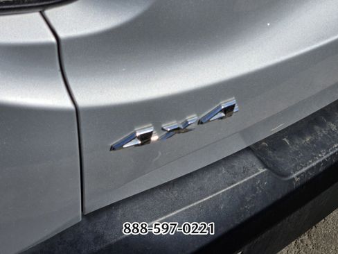 Used 2017 Jeep Renegade Latitude w/ Popular Equipment Group image 5