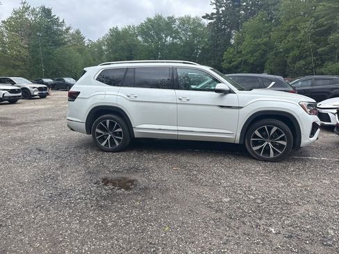 Used 2024 Volkswagen Atlas SEL Premium R-Line AWD/4WD image 3