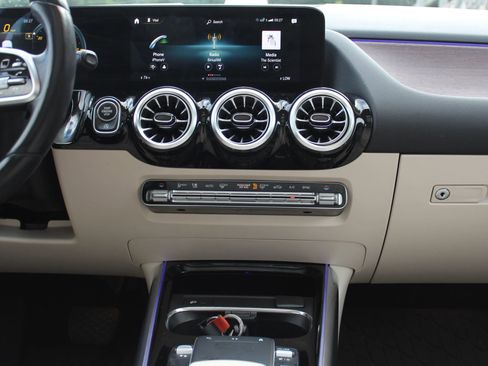 Used 2022 Mercedes-Benz GLA 250 GLA 250 4MATIC Sport Utility 4 image 22