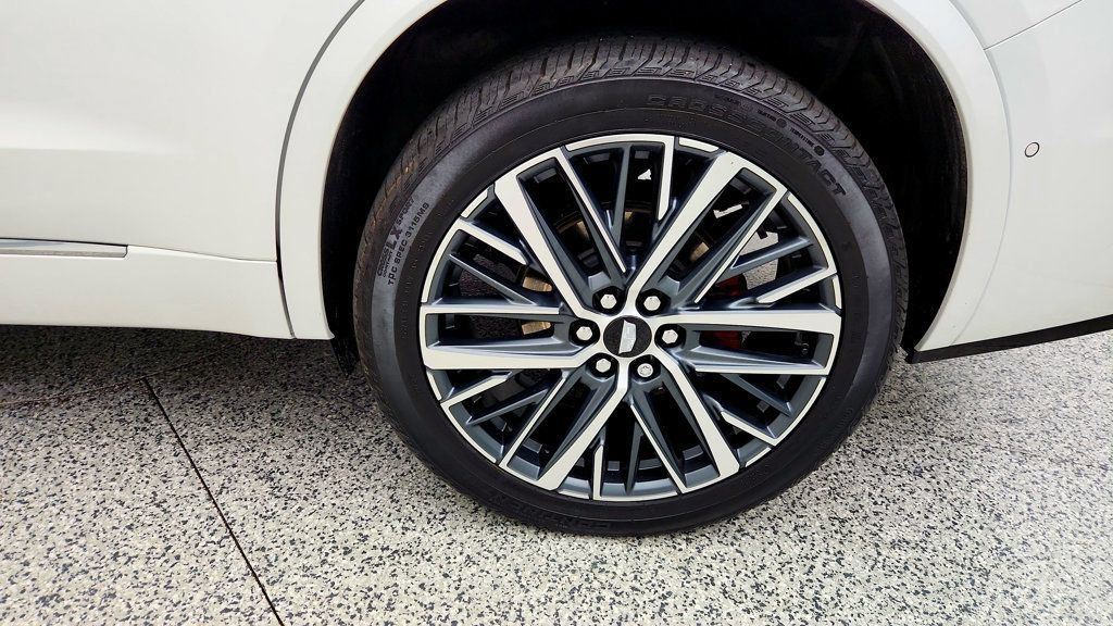 Used 2024 Cadillac XT6 Sport w/ Technology Package AWD/4WD image 9