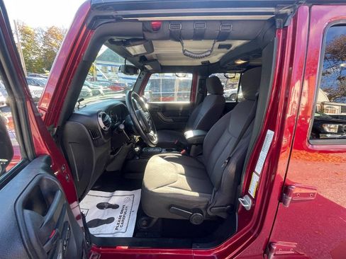 Used 2013 Jeep Wrangler Unlimited Sport image 10