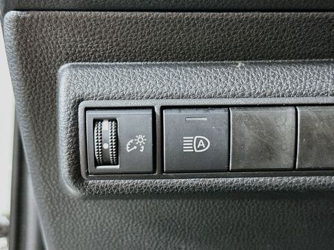 Used 2025 Toyota Corolla LE FWD image 16