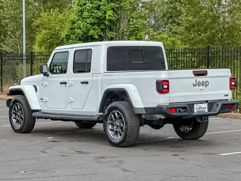 Used 2021 Jeep Gladiator Overland w/ Uconnect 4C Nav & Sound Group AWD/4WD image 5