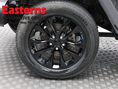 Used 2022 Jeep Wrangler Unlimited Sahara w/ Cold Weather Group AWD/4WD image 33