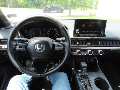 Used 2025 Honda Civic Sport image 23