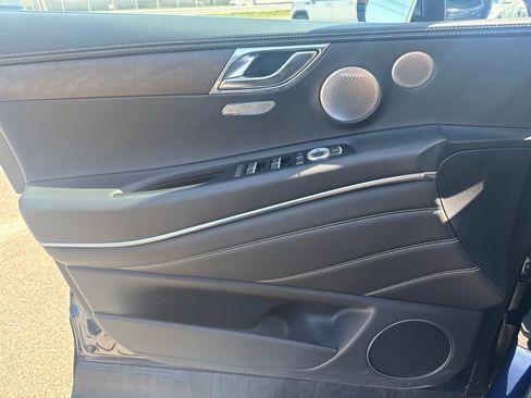 Used 2025 Genesis GV80 2.5T Prestige AWD/4WD image 11