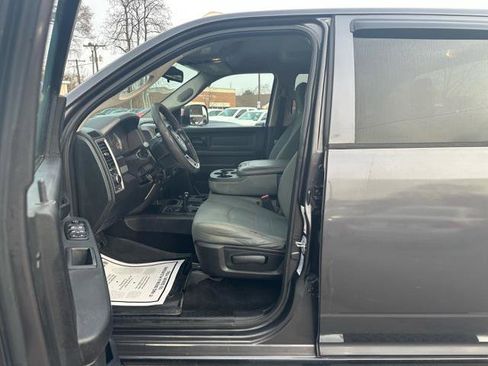 Used 2016 RAM 2500 Tradesman w/ Chrome Appearance Group image 10