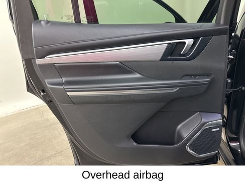 Used 2025 Buick Enclave Preferred image 30