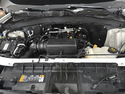 Used 2023 Ford Explorer XLT w/ Equipment Group 202A AWD/4WD image 21
